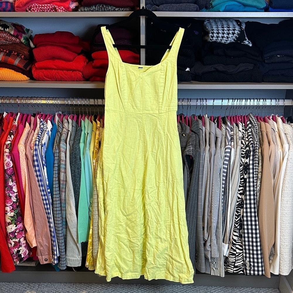 Unbranded greenish yellow sleeveless smocked back 2 pocket midi dress size S